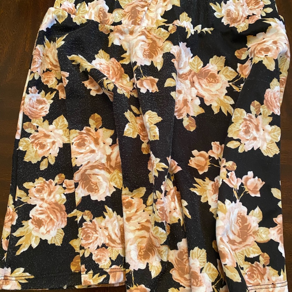Floral skirt with flared bottom.
